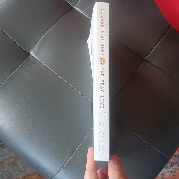 Eat Pray Love by Elizabeth Gilbert paperback - Picture 4 of 9